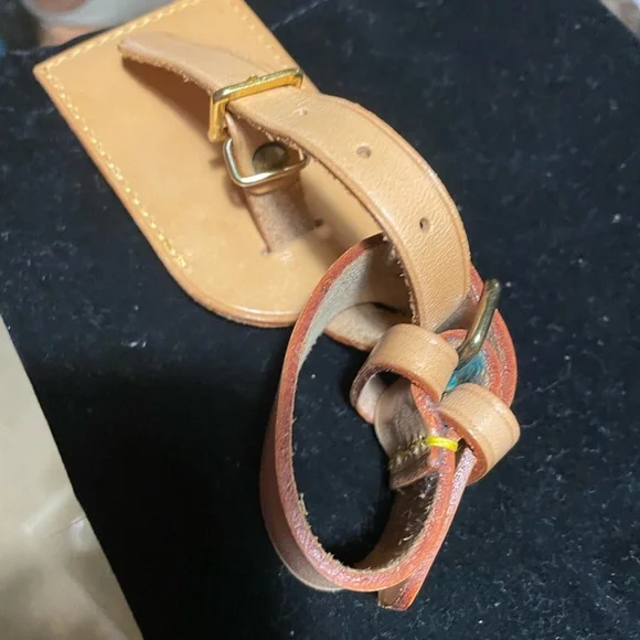 Louis Vuitton Vachetta Luggage Tag and Poignet set EUC - Picture 5 of 8